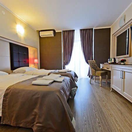 Hotel 19 Батуми Экстерьер фото